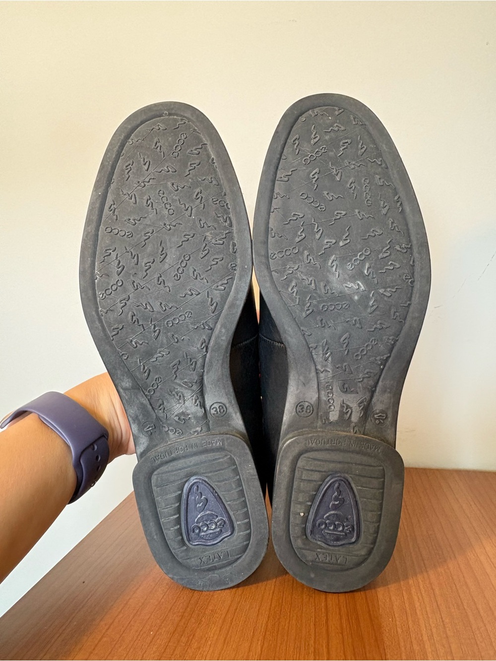 Ecco Classic Black Leather Women's Ballet Flat Loafer Shoe size 38 or 7-7.5 - Picture 5 of 10